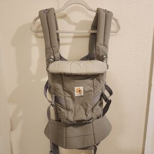 Ergobaby Adapt in Gray and Cream